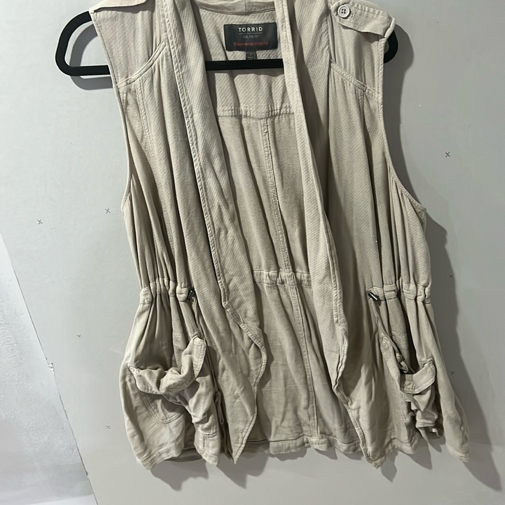Torrid soft drape front vest, cinch waist, pockets, size 2